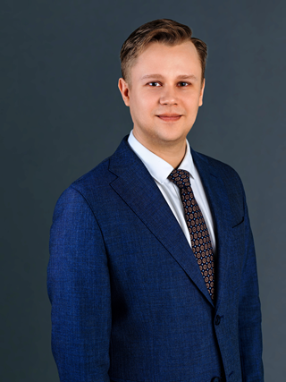 Eerik Ylipaavalniemi_pysty_väri.png